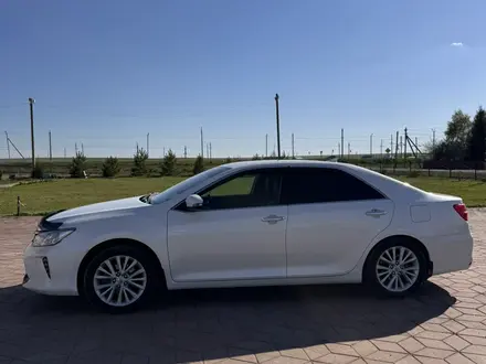 Toyota Camry 2015 года за 11 000 000 тг. в Уральск – фото 6