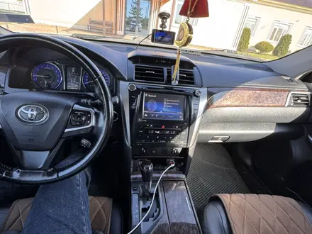 Toyota Camry 2015 года за 11 000 000 тг. в Уральск – фото 20