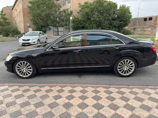 Mercedes-Benz S 550
