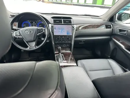 Toyota Camry 2017 года за 13 300 000 тг. в Семей – фото 8