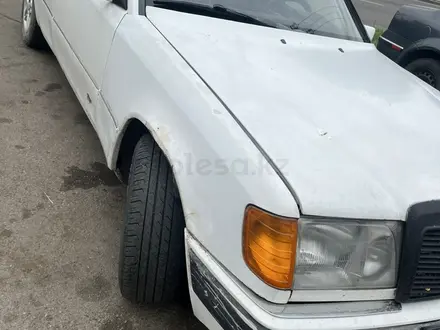 Mercedes-Benz E 230 1986 года за 600 000 тг. в Алматы – фото 3
