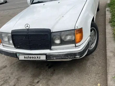Mercedes-Benz E 230 1986 года за 600 000 тг. в Алматы