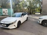 Hyundai Elantra 2023 года за 6 500 000 тг. в Караганда – фото 2