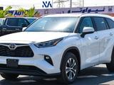 Toyota Highlander 2023 года за 25 500 000 тг. в Семей