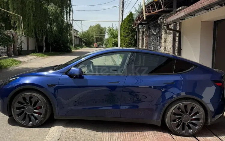 Tesla Model Y 2022 года за 16 500 000 тг. в Алматы
