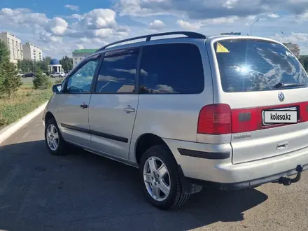 Volkswagen Sharan 2001 года за 3 500 000 тг. в Уральск – фото 2