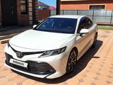 Toyota Camry 2019 года за 13 900 000 тг. в Уральск – фото 2