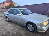 Mercedes-Benz C 200 1993 годаүшін680 000 тг. в Астана – фото 2
