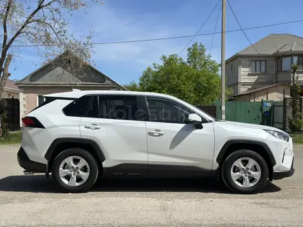 Toyota RAV4 2020 года за 13 000 000 тг. в Актобе – фото 6