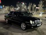 Mercedes-Benz E 200 2000 года за 3 600 000 тг. в Астана – фото 4