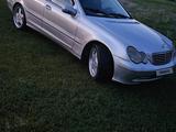 Mercedes-Benz C 200 2002 года за 3 300 000 тг. в Астана