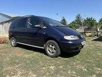 Volkswagen Sharan 1995 годаfor1 800 000 тг. в Уральск