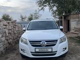 Volkswagen Tiguan 2011 годаfor6 800 000 тг. в Уральск