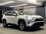 Toyota RAV4 2022 года за 18 500 000 тг. в Астана