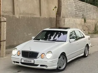 Mercedes-Benz E 55 AMG