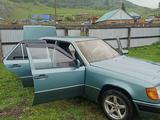 Mercedes-Benz E 220 1993 года за 1 300 000 тг. в Алтай – фото 2