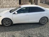 Toyota Camry 2017 года за 10 000 000 тг. в Мангистау – фото 2