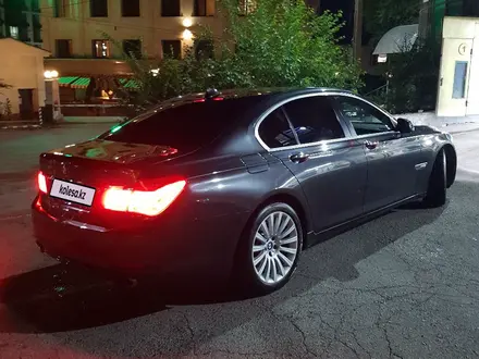 BMW 740 2009 года за 7 500 000 тг. в Алматы – фото 3