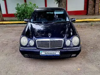 Mercedes-Benz E 320