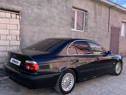 BMW 528 1997 года за 3 000 000 тг. в Актау – фото 2