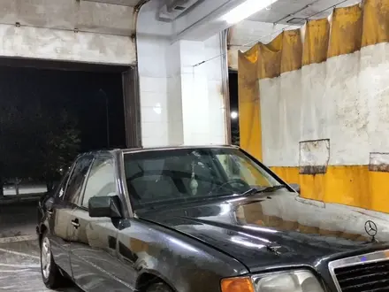 Mercedes-Benz E 200 1992 года за 1 100 000 тг. в Костанай – фото 6