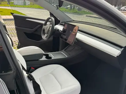 Tesla Model Y 2021 года за 14 400 000 тг. в Алматы – фото 12
