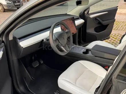 Tesla Model Y 2021 года за 14 400 000 тг. в Алматы – фото 9