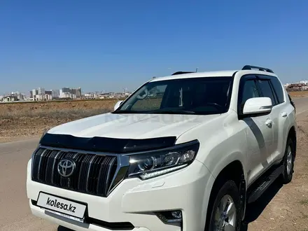 Toyota Land Cruiser Prado 2020 года за 23 000 000 тг. в Астана