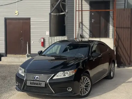Lexus ES 300h 2014 года за 10 800 000 тг. в Алматы