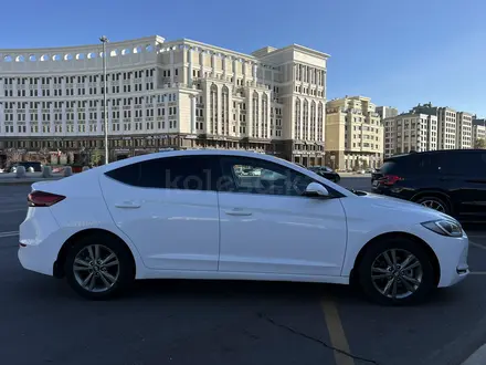 Hyundai Elantra 2018 года за 7 500 000 тг. в Астана – фото 4