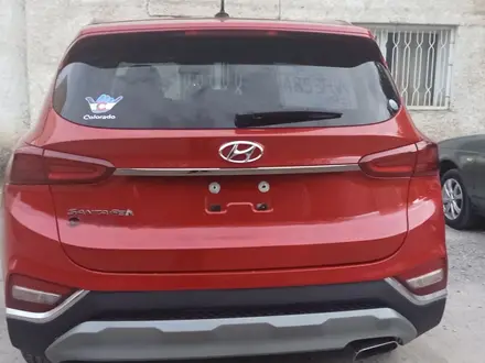 Hyundai Santa Fe 2019 года за 9 650 000 тг. в Актобе – фото 4