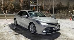 Toyota Camry 2019 года за 15 300 000 тг. в Астана – фото 2