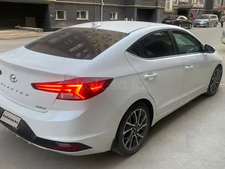 Hyundai Elantra 2019 года за 9 700 000 тг. в Актау – фото 6