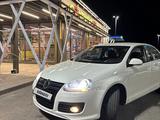 Volkswagen Jetta 2010 года за 3 200 000 тг. в Шымкент