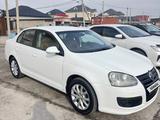 Volkswagen Jetta 2010 года за 3 200 000 тг. в Шымкент – фото 5