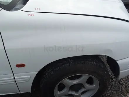 Крыло переднее Suzuki Grand Vitara TD62W за 37 000 тг. в Усть-Каменогорск