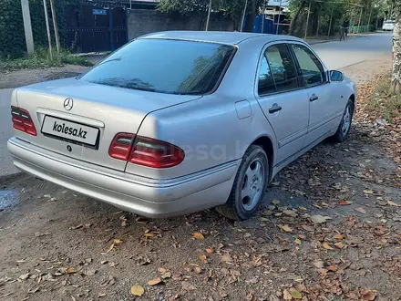 Mercedes-Benz E 280 1996 года за 2 700 000 тг. в Алматы – фото 2