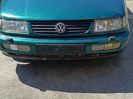 Volkswagen Passat 1996 года за 1 400 000 тг. в Тайынша – фото 2