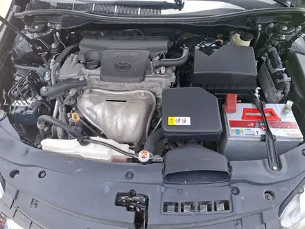 Toyota Camry 2017 года за 8 900 000 тг. в Актобе – фото 4
