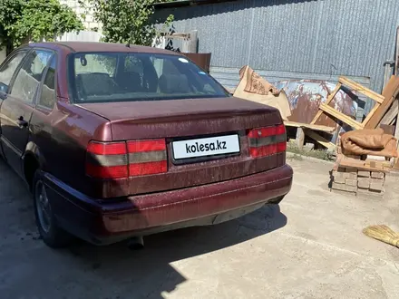 Volkswagen Passat 1994 года за 1 200 000 тг. в Уральск – фото 4