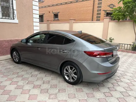 Hyundai Elantra 2017 года за 6 300 000 тг. в Актау – фото 3