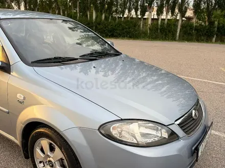 Daewoo Gentra 2014 года за 3 300 000 тг. в Шымкент – фото 11