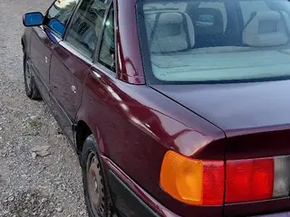Audi 100