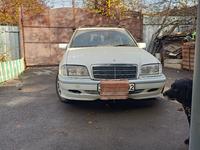 Mercedes-Benz C 240 1998 годаүшін2 800 000 тг. в Алматы