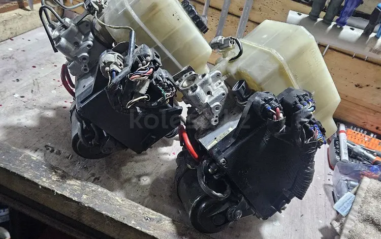 Блок ABS Lexus LX 470 четыре трубки с датчиком за 250 000 тг. в Алматы