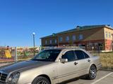 Mercedes-Benz E 230 1995 годаfor2 300 000 тг. в Атырау