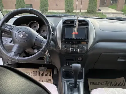 Toyota RAV4 2005 года за 8 300 000 тг. в Алматы – фото 14