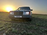 Mercedes-Benz E 200 1992 года за 1 400 000 тг. в Сарань