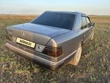 Mercedes-Benz E 200 1992 года за 1 400 000 тг. в Сарань – фото 5