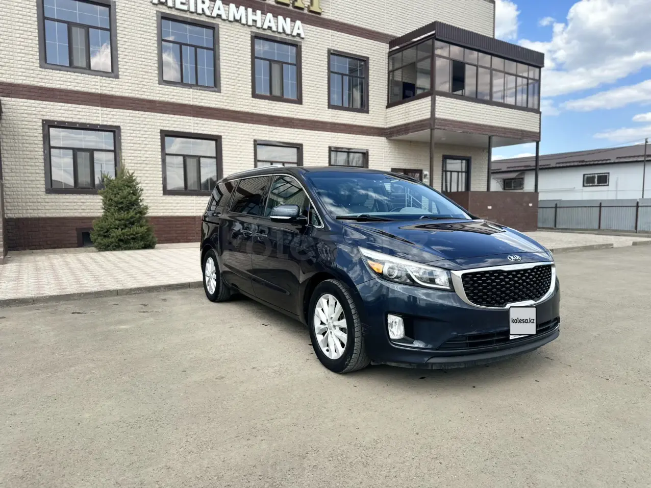 Kia Carnival, 2015